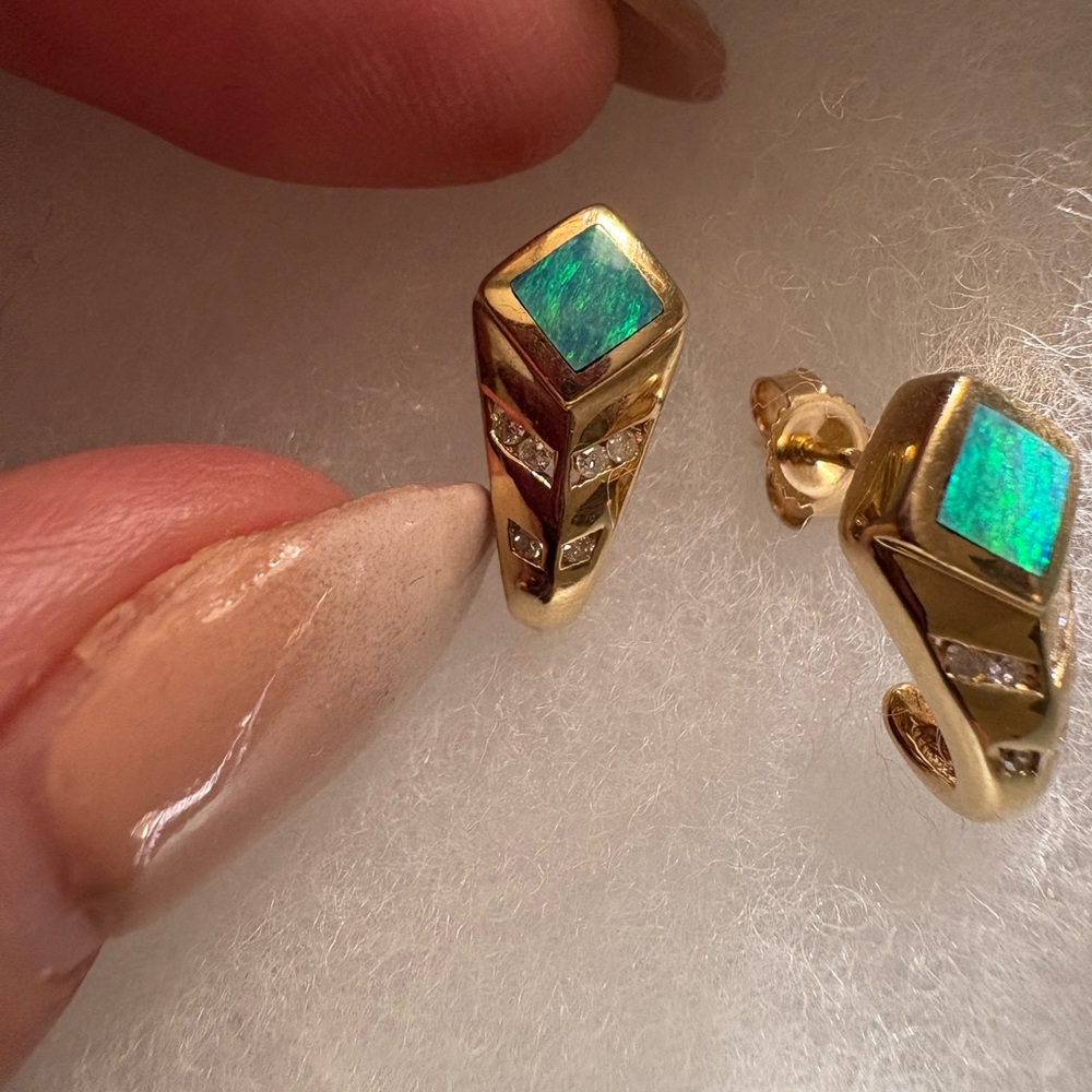 Vintage 14K Yellow Gold Opal & Diamond Earrings 💚✨ new MSRP $1,050